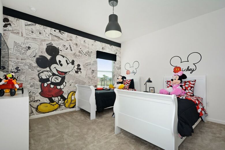Stunning Vacation Home So3890