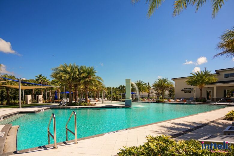 Stunning Vacation Home So3890