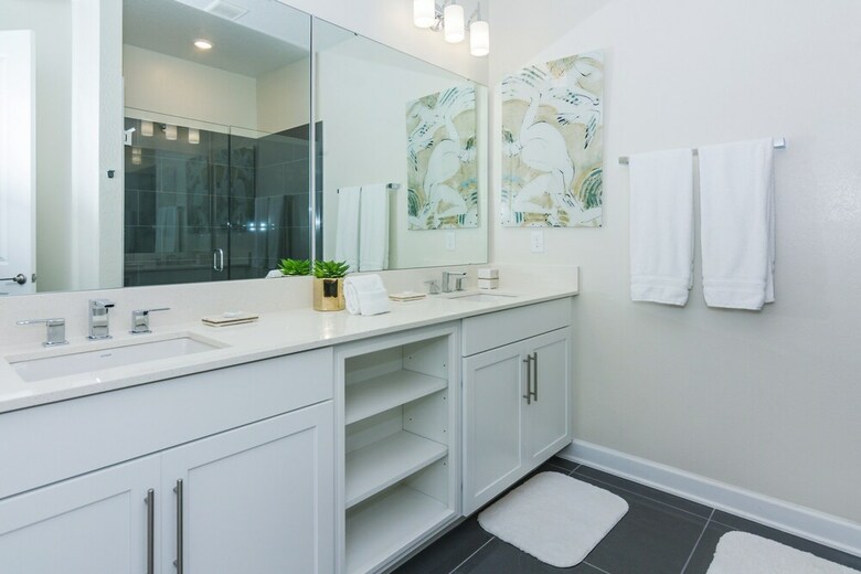 Top Deluxe Apartment At Storey Lake 262817