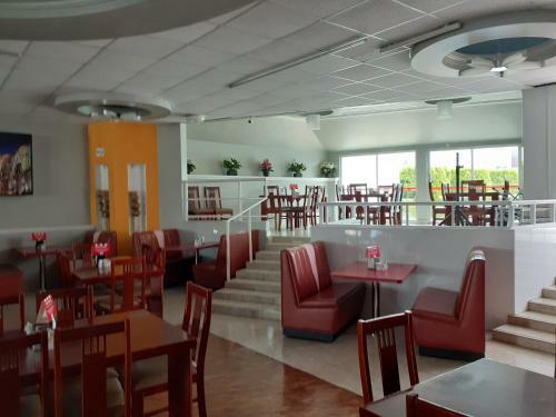 Leo Hotel
