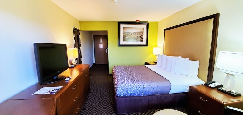 Hotel Travel Inn & Suites
