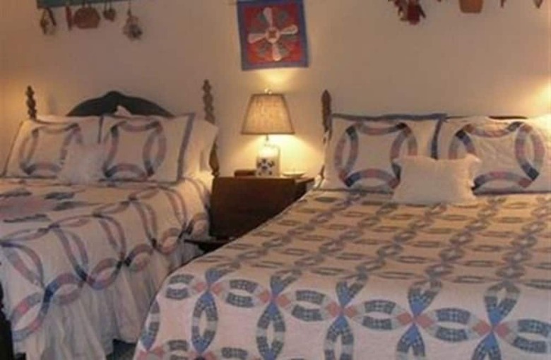 The Pines Of Dresden Bed And Breakfast