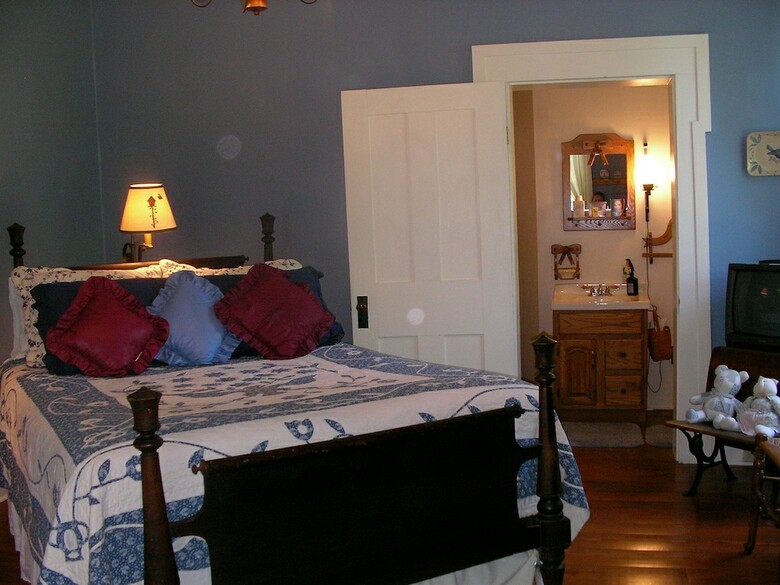 The Pines Of Dresden Bed And Breakfast