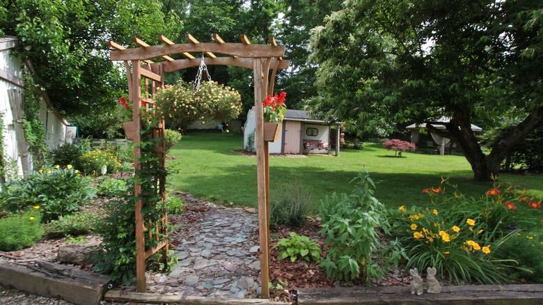 The Pines Of Dresden Bed And Breakfast