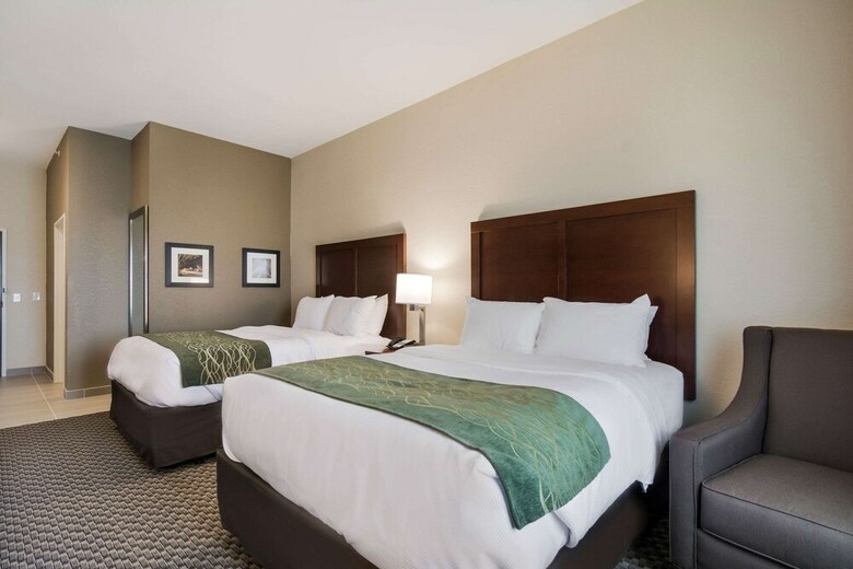 Hotel Comfort Inn And Suites