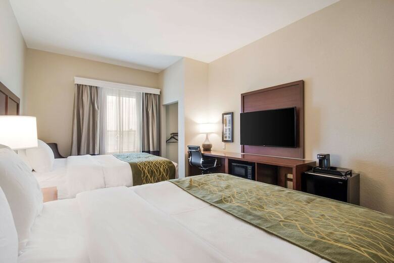 Hotel Comfort Inn And Suites