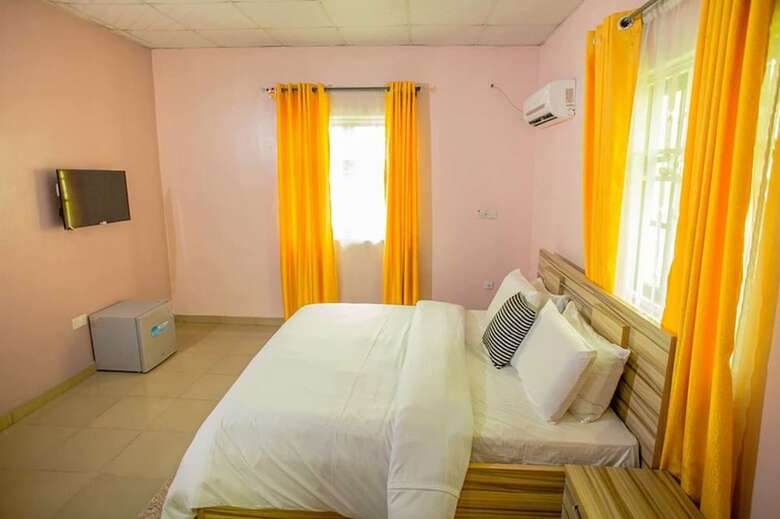 Eclipse Hotel And Lounge