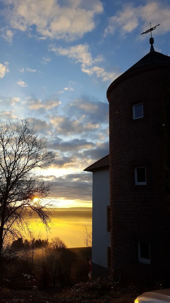 Hotel Seminar- Und G�stehaus Burghof Stauf