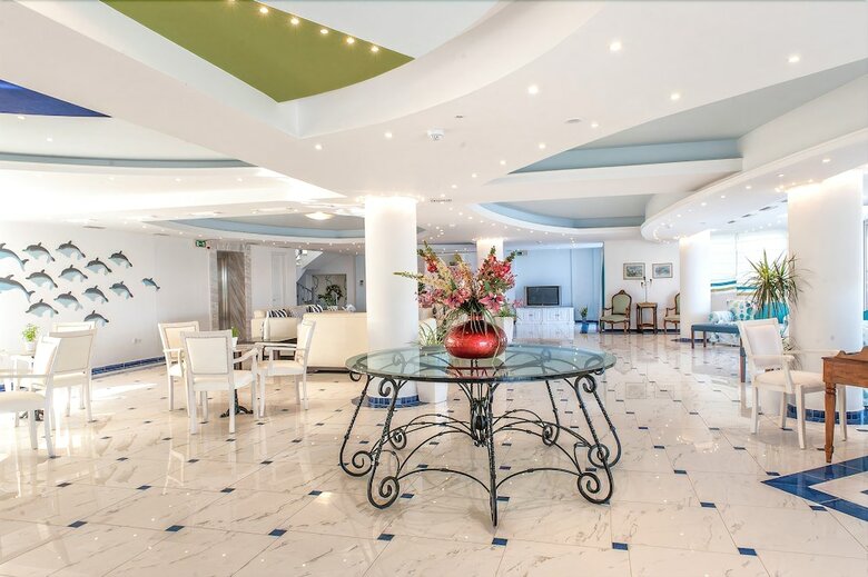 Gerakas Belvedere Hotel & Luxury Suites