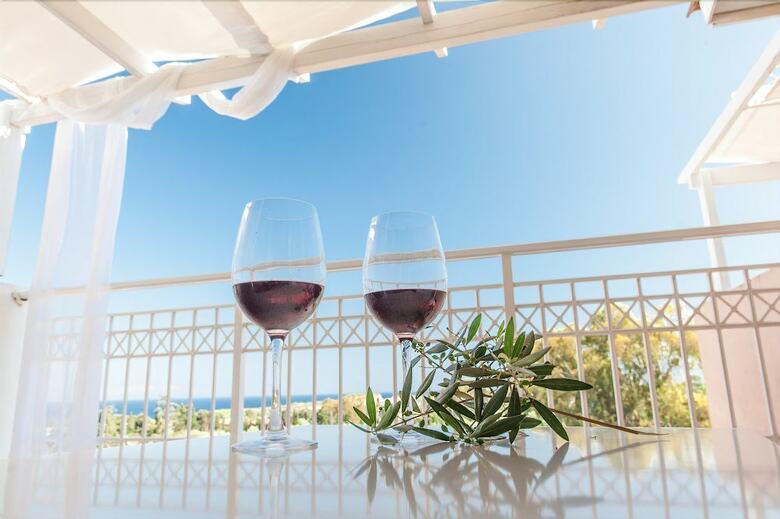 Gerakas Belvedere Hotel & Luxury Suites