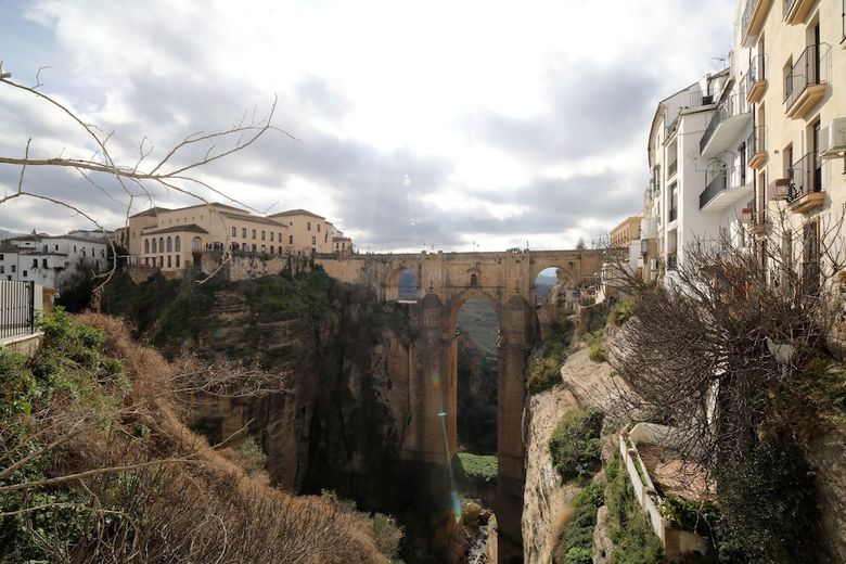 Wonderful Views In Luxury Apartment