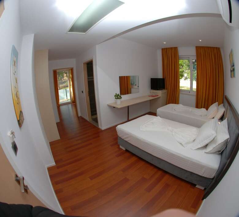Summer Suite Hotel