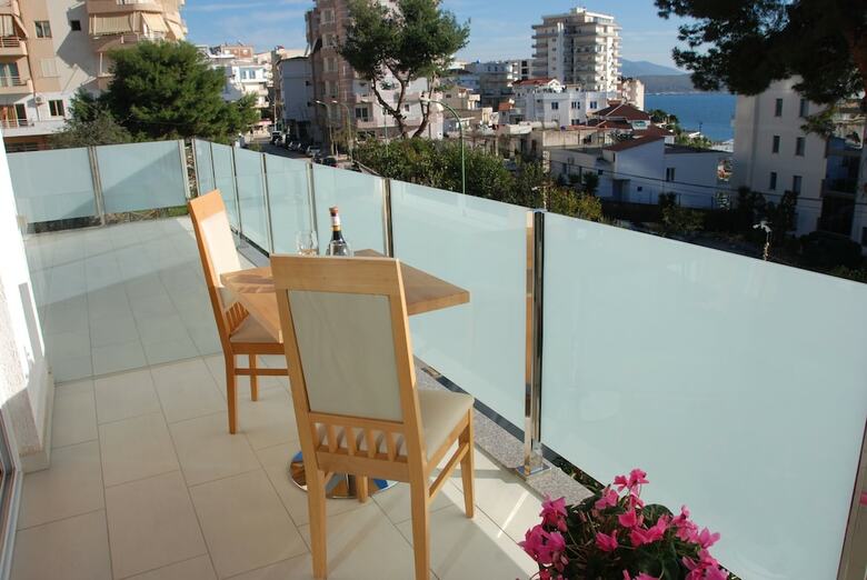 Summer Suite Hotel