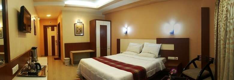 Hotel Nayak Beach Resort