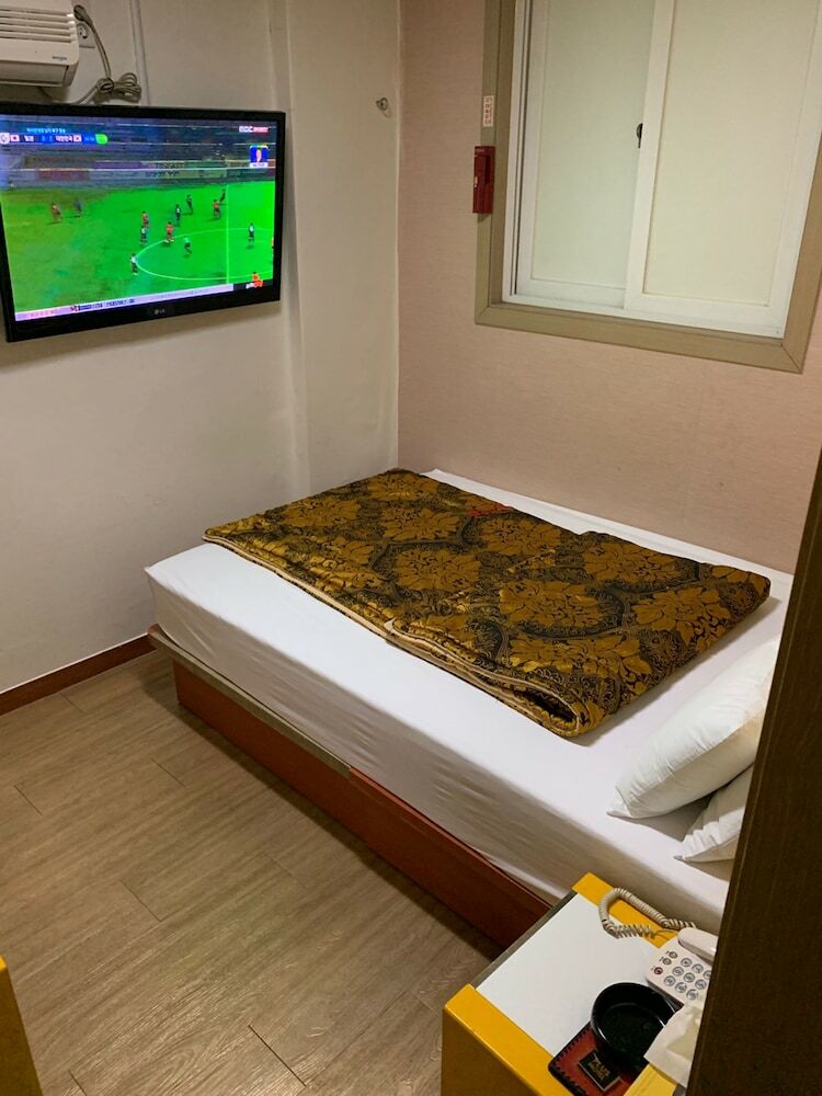 Hotel Plus Motel
