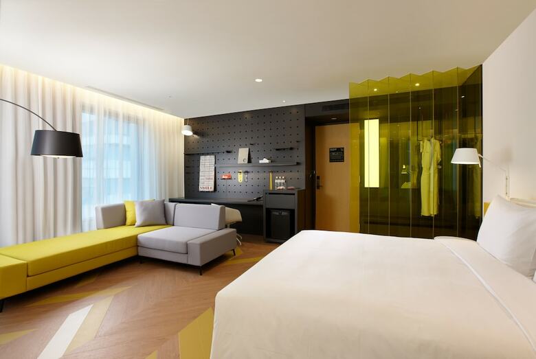 Hotel The Place Taipei