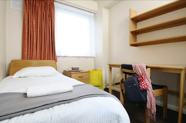 Hostal Park House (student Accommodation)
