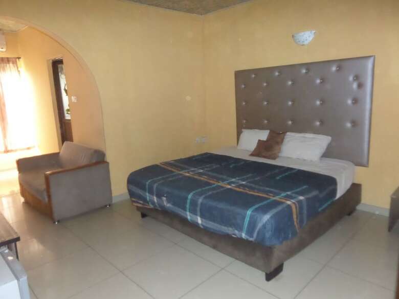 Keblat Hotel  Suites