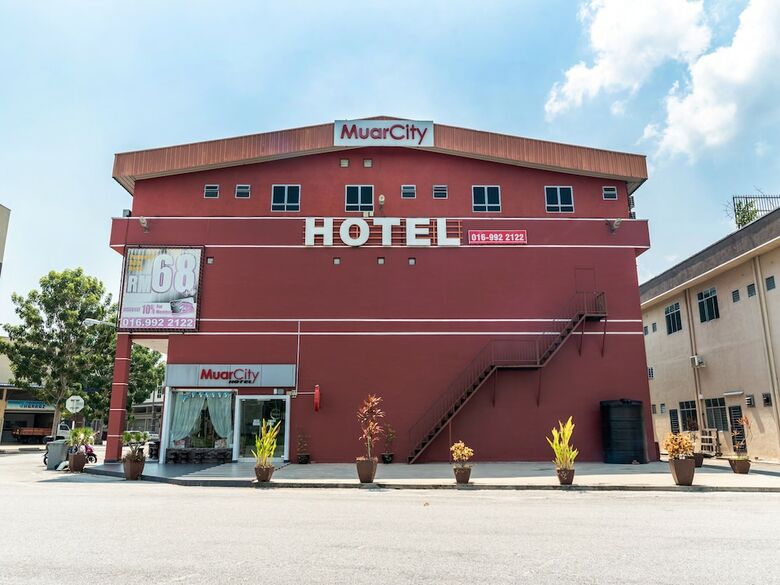 Oyo 756 Muar City Hotel