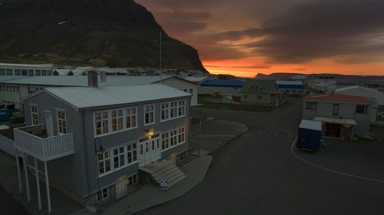 Hotel Einarsh�si�