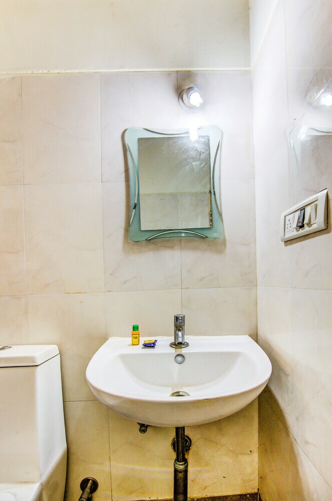 Fabhotel Athithi Residency