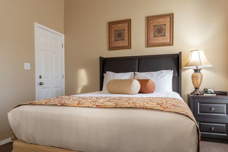 Surrey Townhomes By Capital Vacations
