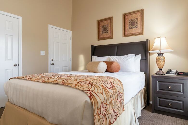 Surrey Townhomes By Capital Vacations