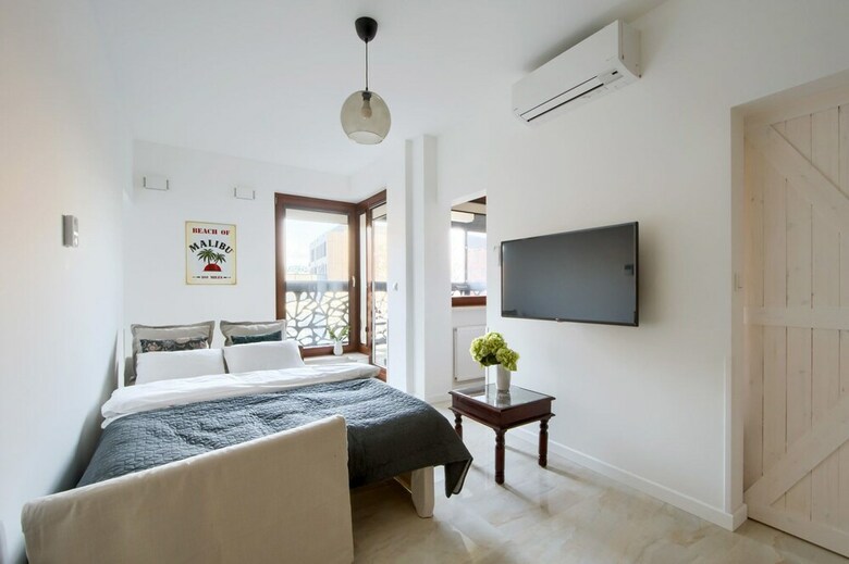 P&o Apartments Solec 13 With AC