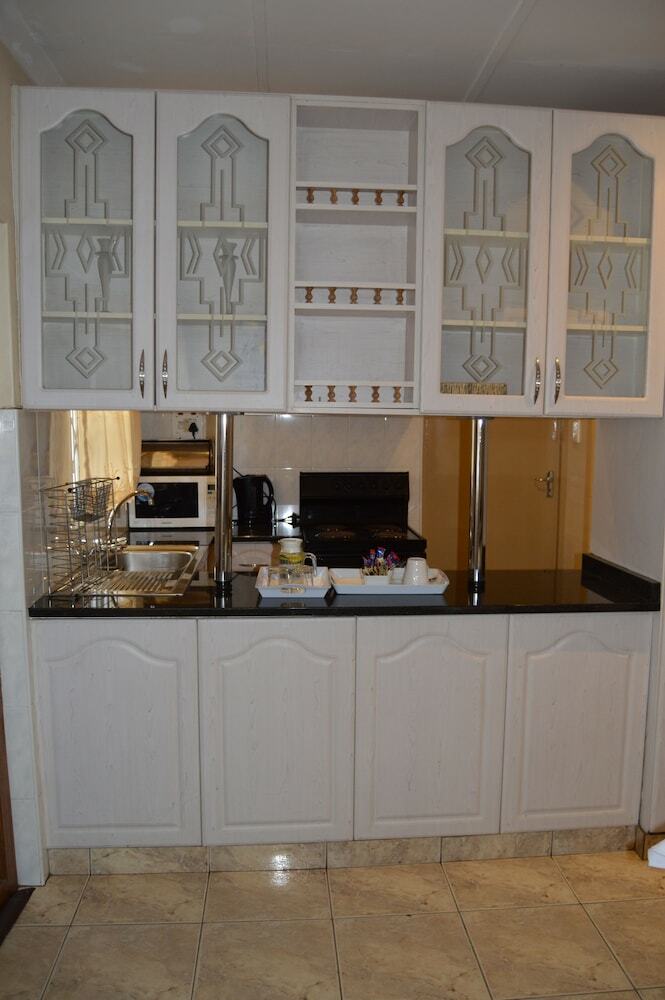 Hotel Iqhayiya Guest House