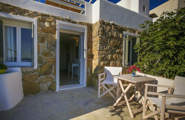 Antoninis Village Complex