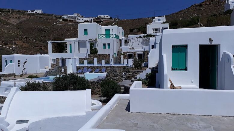 Antoninis Village Complex