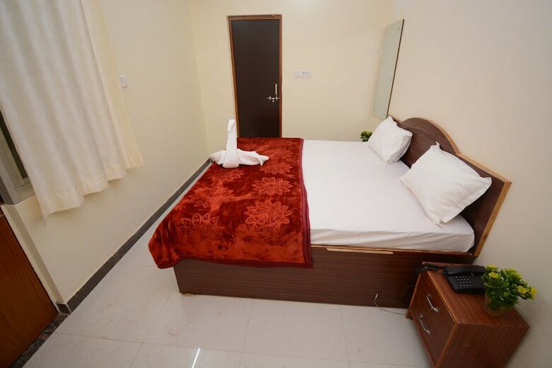 Hotel Kashi Khand