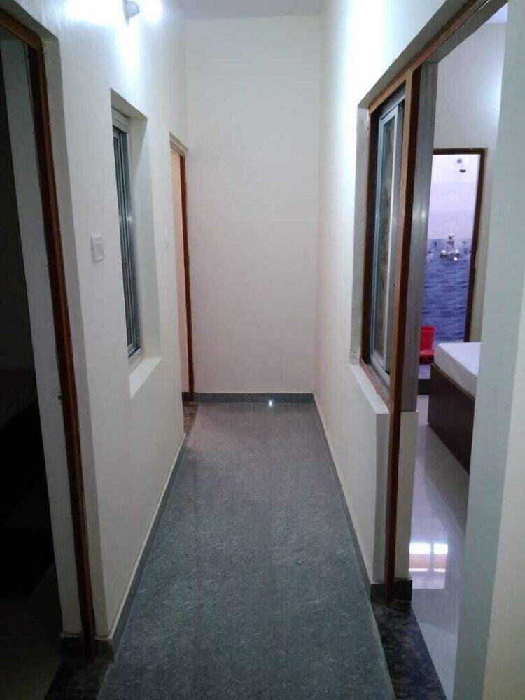 Hotel Kashi Khand