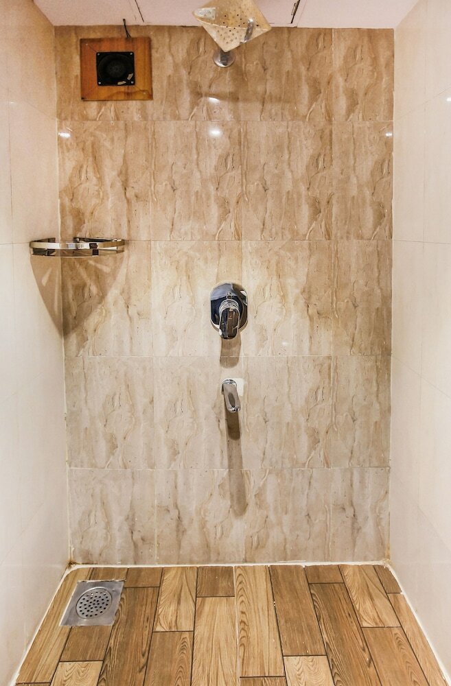 Hotel Fabexpress Malad Residency