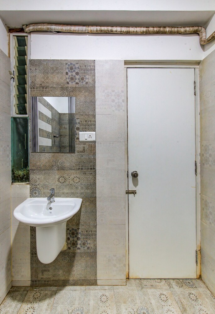 Fabhotel Empark
