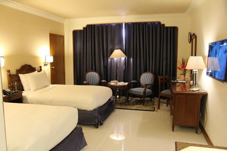 Regent Plaza Hotel & Convention Centre