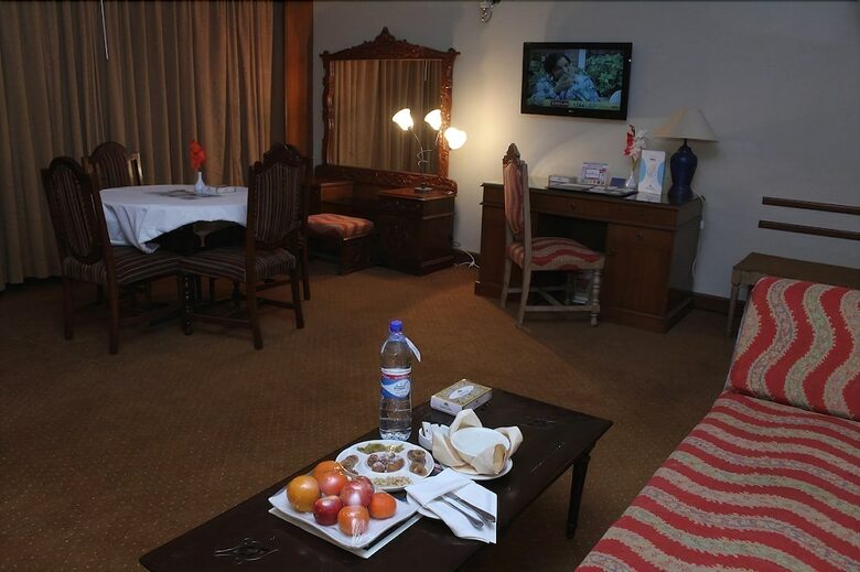 Regent Plaza Hotel & Convention Centre