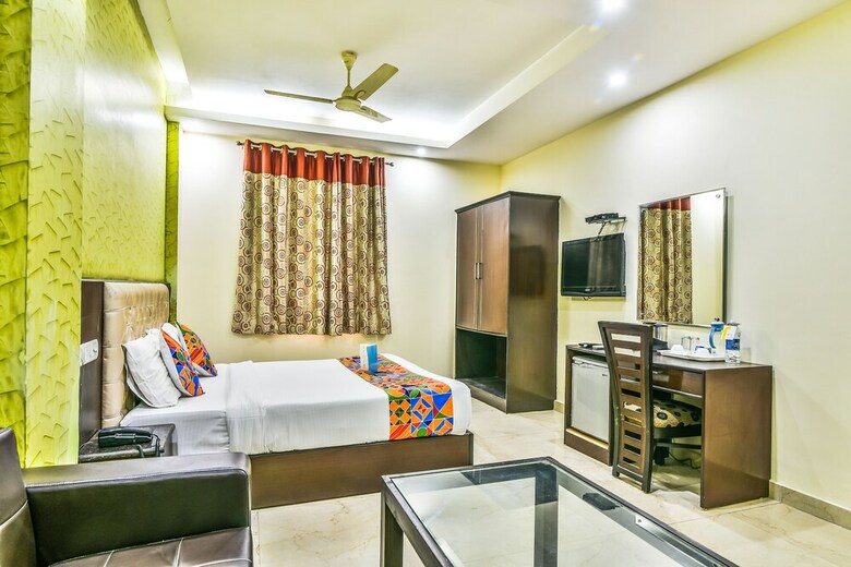 Fabhotel Kingston