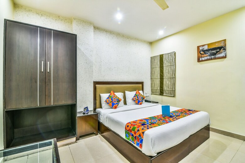 Fabhotel Kingston