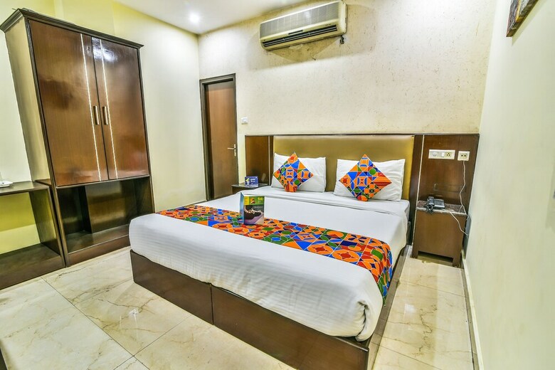 Fabhotel Kingston