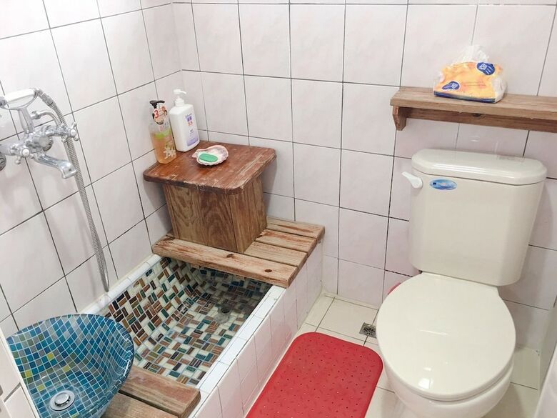 Bed & Breakfast Lihebo Book House