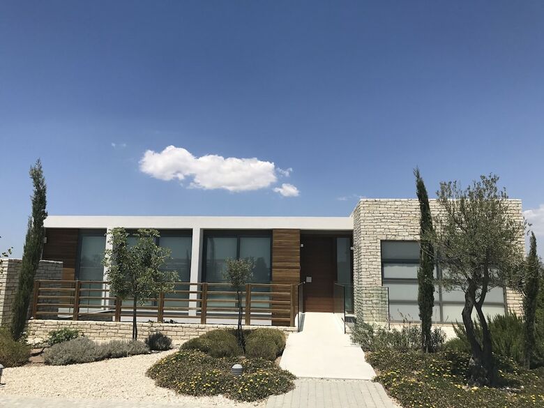 Mountain Villa With Golf Club