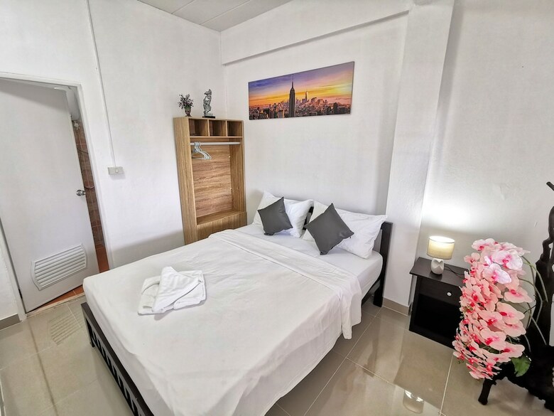 Hotel Thai Orange Magic