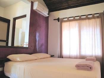 El Hotelito