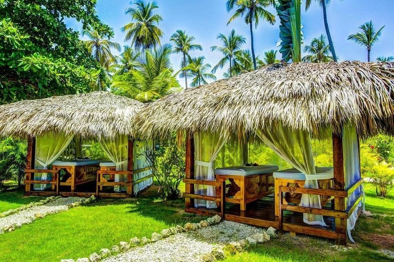 Aparthotel Los Corales Villas Ocean Front
