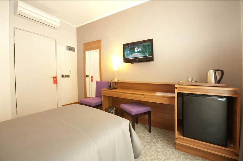 Hotel 117