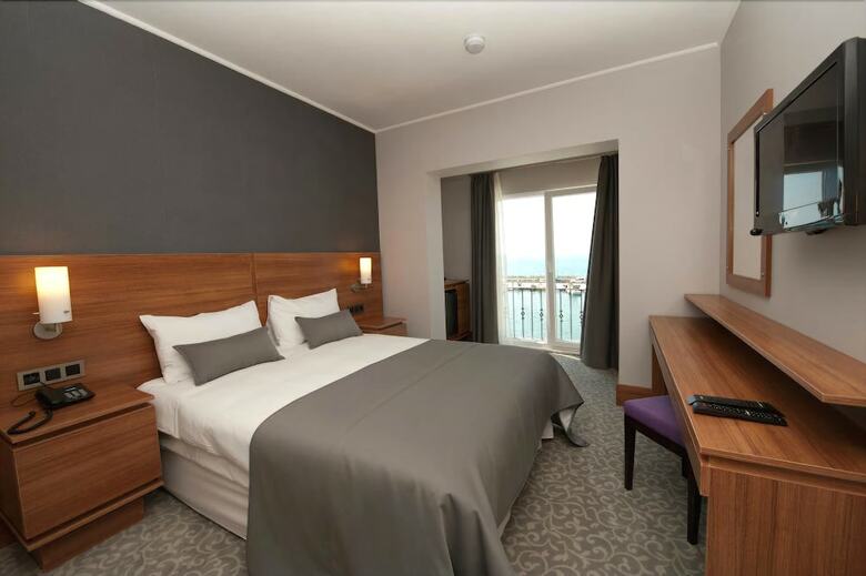 Hotel 117