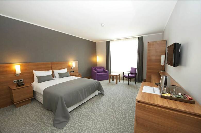 Hotel 117