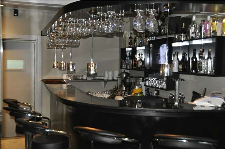 Hotel 117