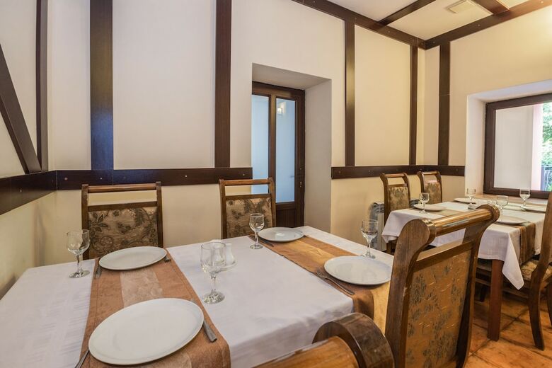 Ariana Family Hotel